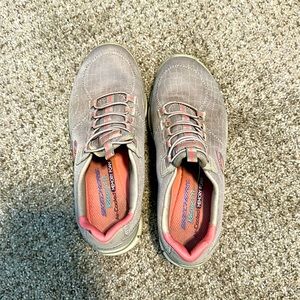 Great sketchers too small fir me worn a few times